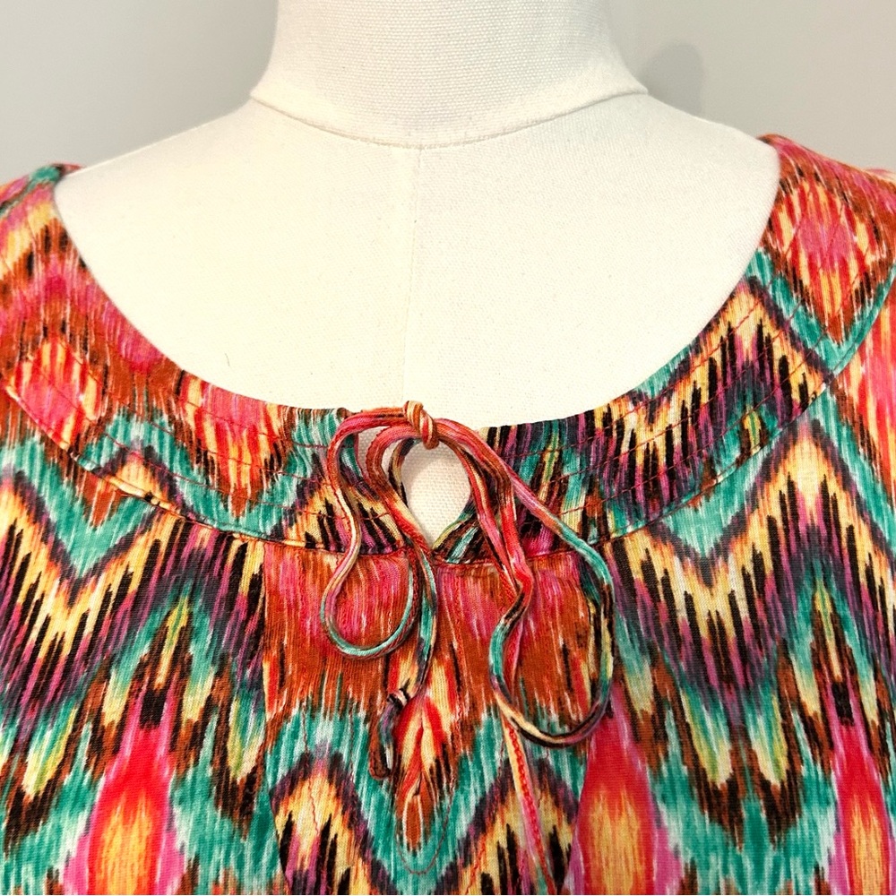 Jones New York Sport Women Top Ikat Chevron Print Split V-Neck W/Tie 3/4 Sleeve - Picture 4 of 9